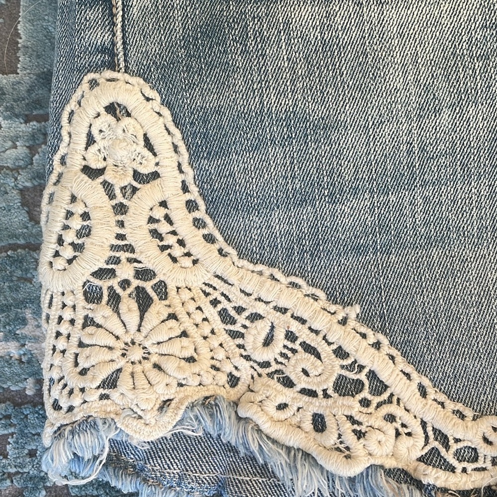 Mossimo Denim High Rise Lace Trim Cutoff Shorts Size 8/29 - Picture 4 of 11